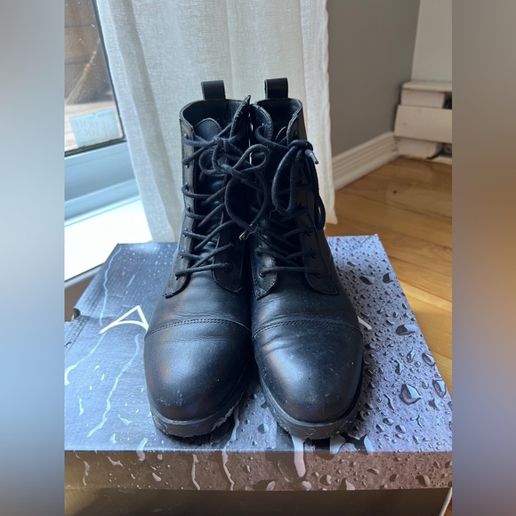 Artica Black Leather Boots - Picture 2 of 5